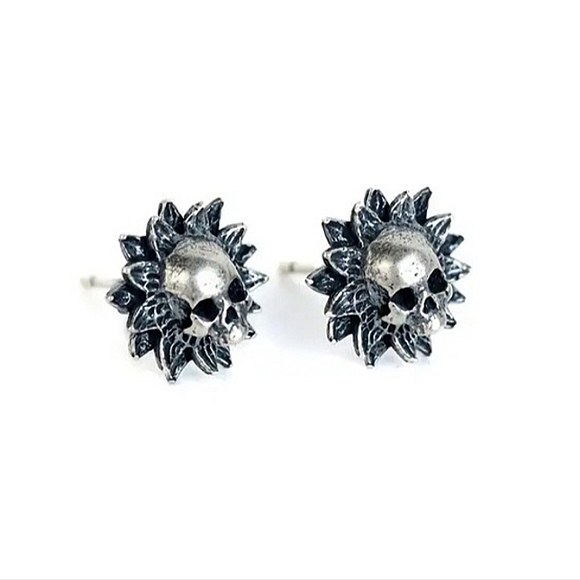 Sunflower skull studs - Picture 3 of 4